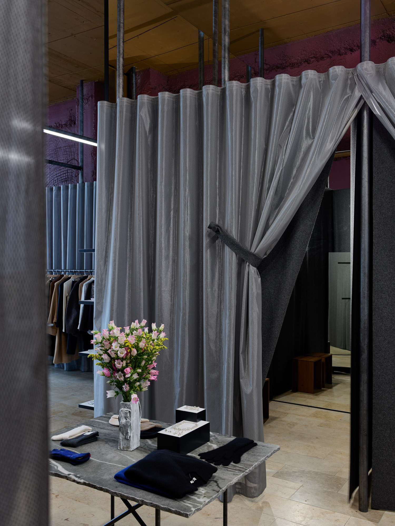 Opia Store &nbsp; 2/3